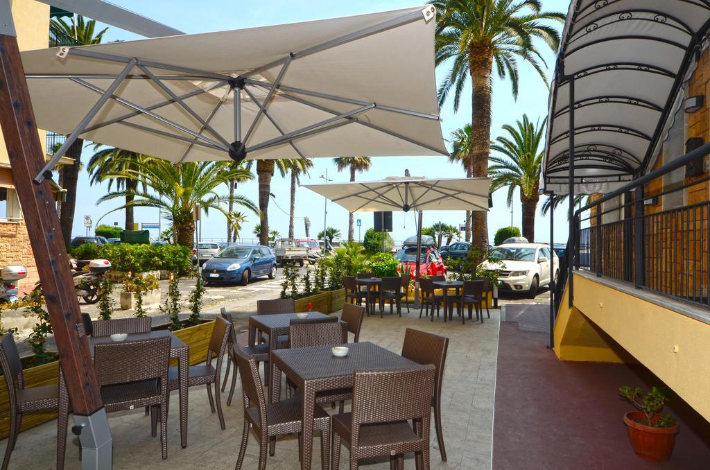 Hotel Lido Mazzini Loano Exterior photo