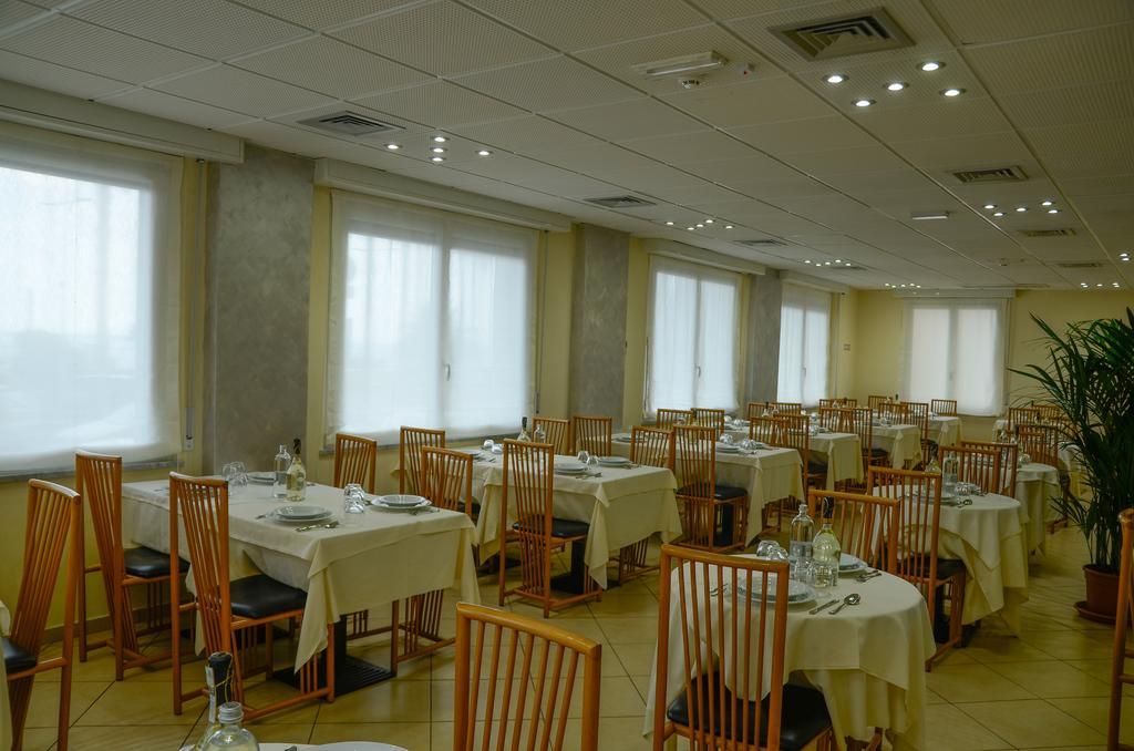 Hotel Lido Mazzini Loano Exterior photo